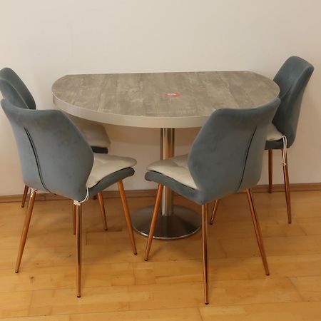 Downtown Bliss Modern Retreat With Free Parking And Fast Internet 600 Mbits Apartment Viena Exterior foto