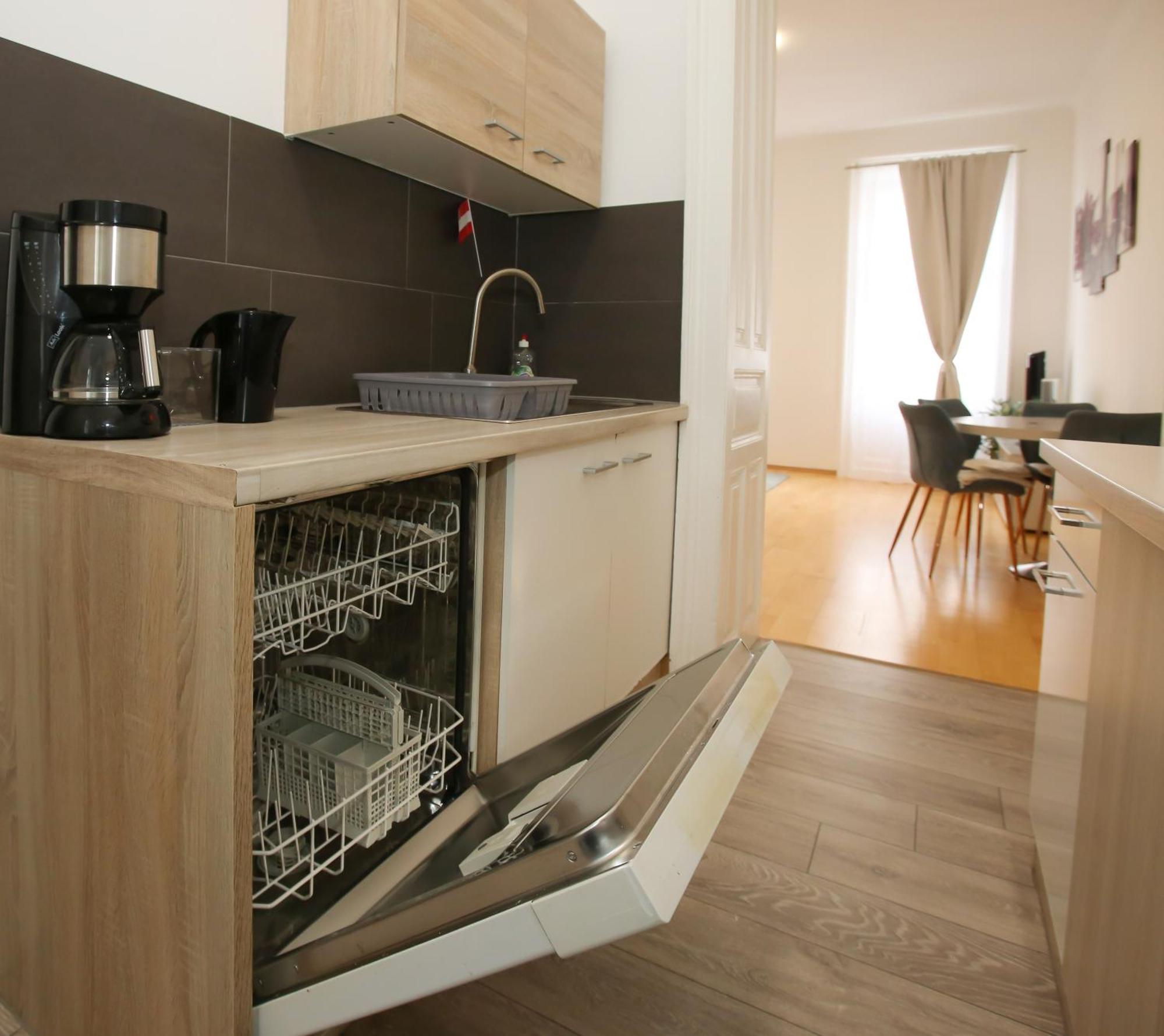 Downtown Bliss Modern Retreat With Free Parking And Fast Internet 600 Mbits Apartment Viena Exterior foto