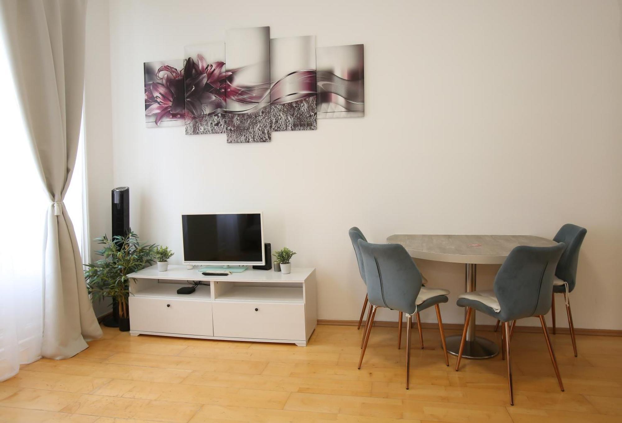 Downtown Bliss Modern Retreat With Free Parking And Fast Internet 600 Mbits Apartment Viena Exterior foto
